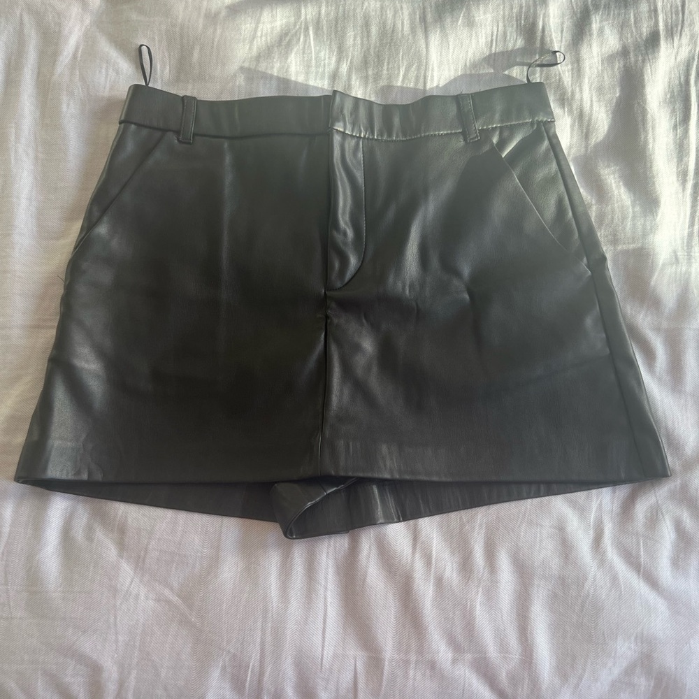 Zara Black Faux Leather Skort